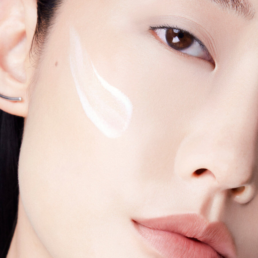 全新超輕盈UV煥亮妝前乳SPF50+ PA++++(#珍珠光) - 防曬隔離推薦